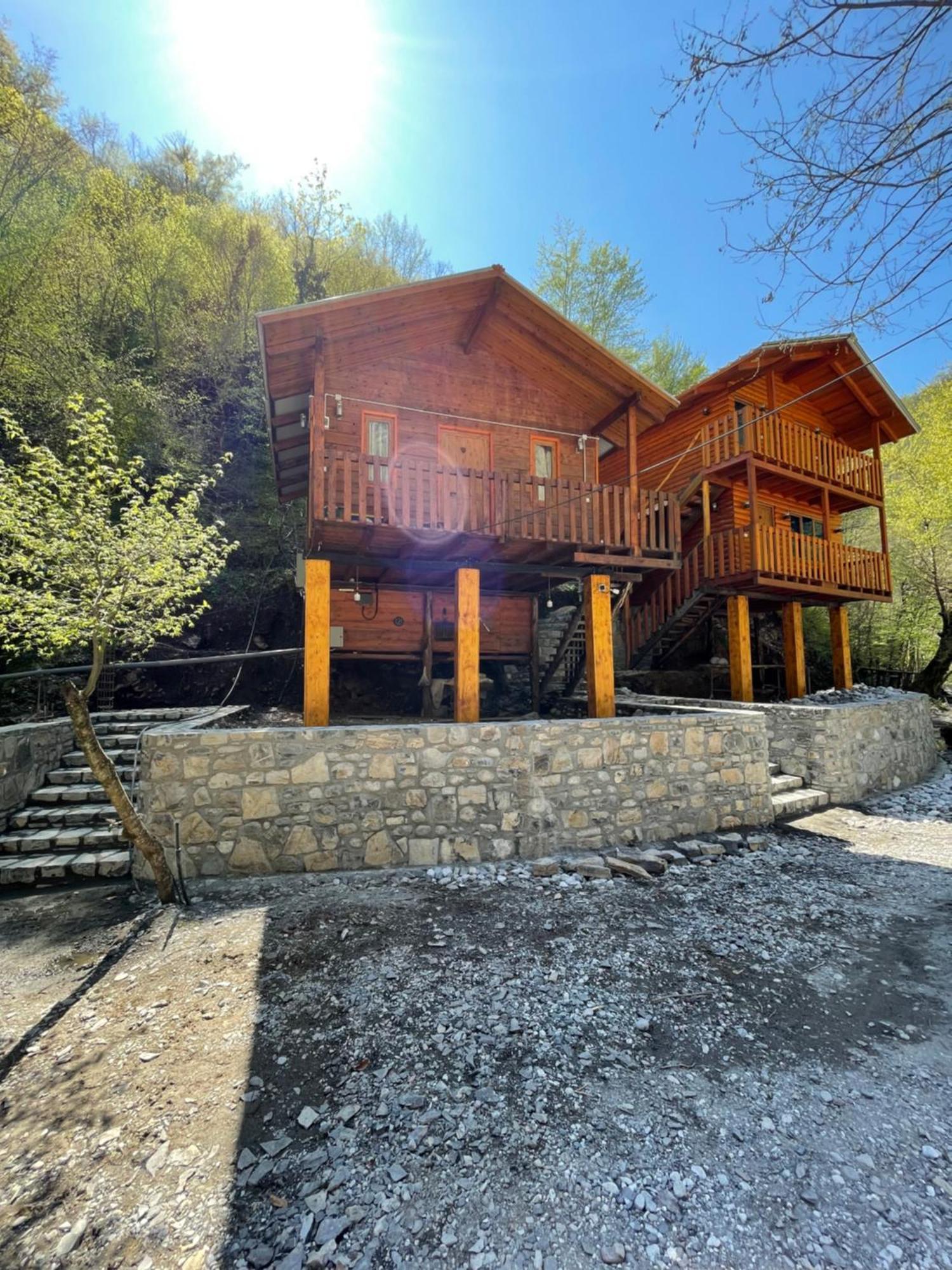 Guri I Lekes Guesthouse Moll' e Shoshit Exterior photo